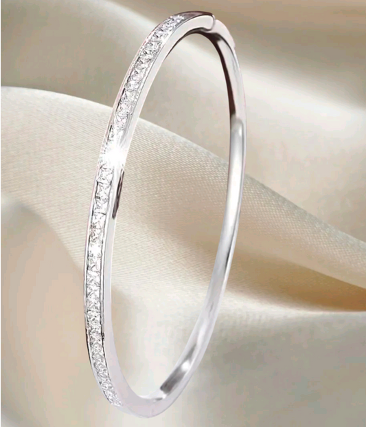 Stainless Steel Silver 'Tetes' Crystal Bracelet
